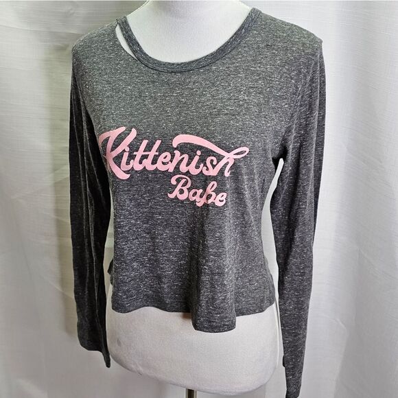 Kittenish Gray Distressed Knit Cropped Tee Size Medium - Picture 5 of 10